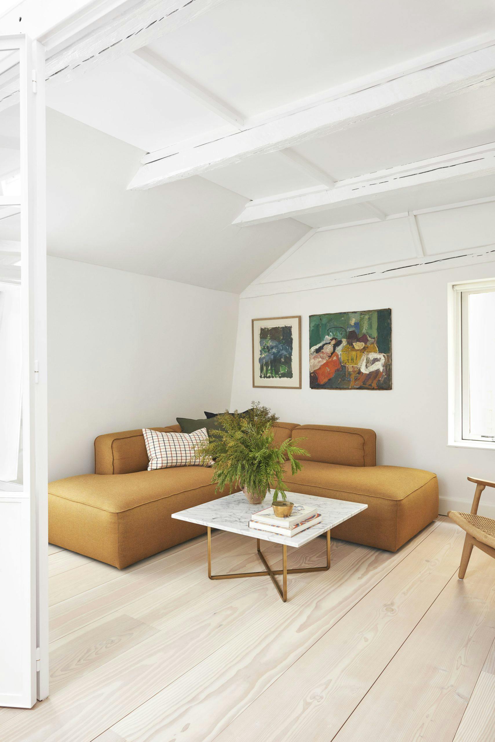 Greg231017 Stue med gul sofa
